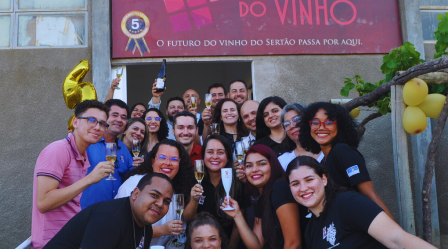 Foto: Alunos e docentes a Escolha do Vinho IFSertãoPE - Petrolina - PE