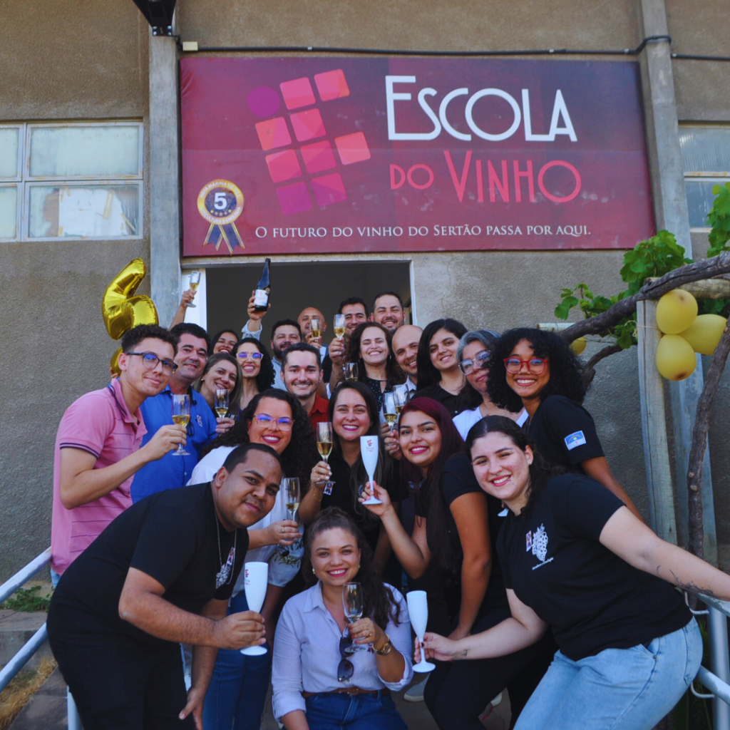 Foto: Alunos e docentes a Escolha do Vinho IFSertãoPE - Petrolina - PE